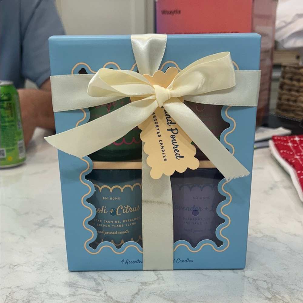 Scented Candle Set of 4 NEW